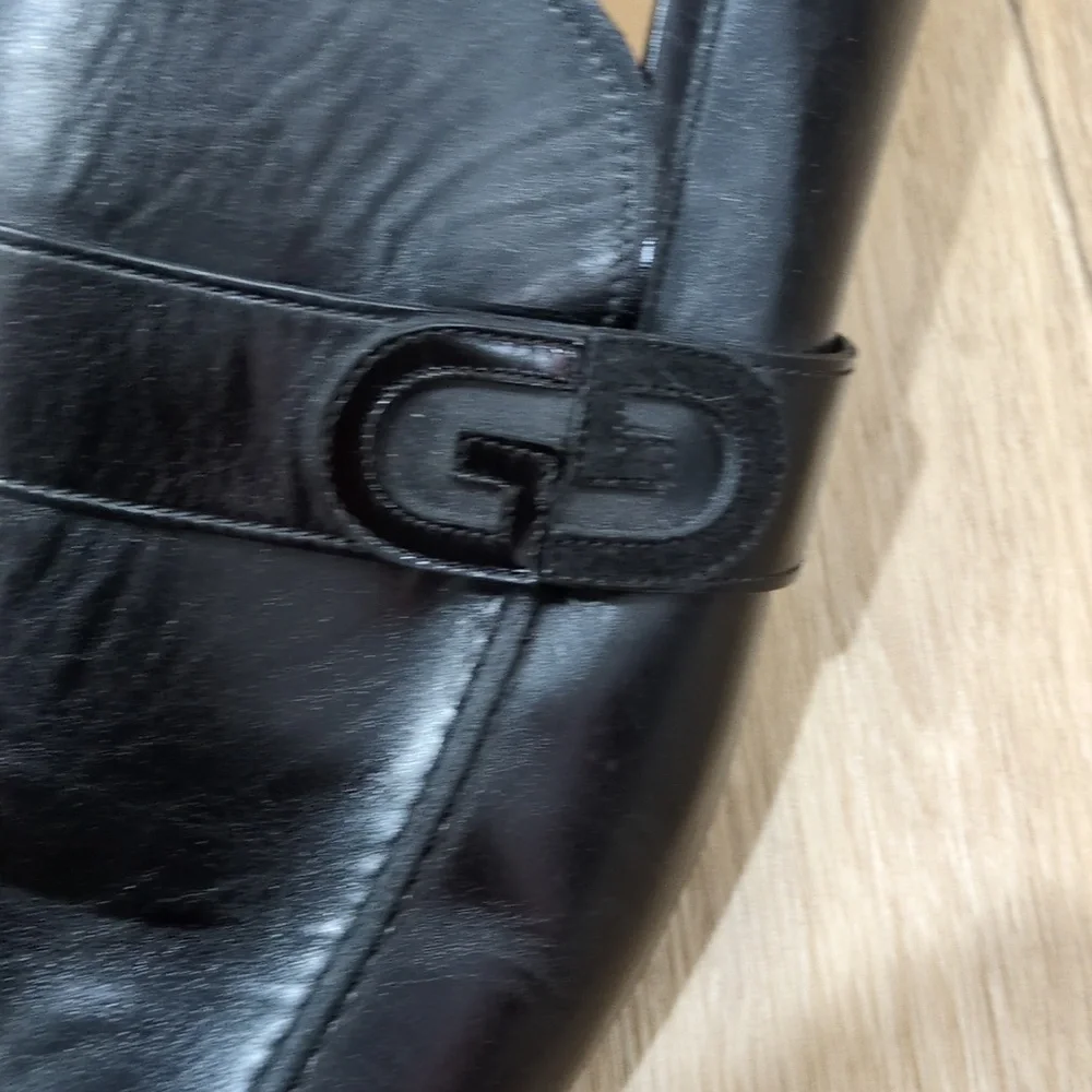 Gucci Black Leather Loafers With GG Logo - Picture 5 of 9